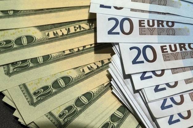 EUR/USD extends losses below 1.1400