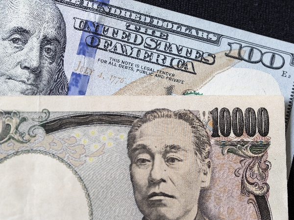 April, 02 - USD/JPY is testing the level 107.50