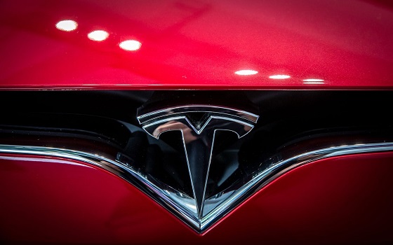 July, 26 - Tesla drops shares' price after earnings report